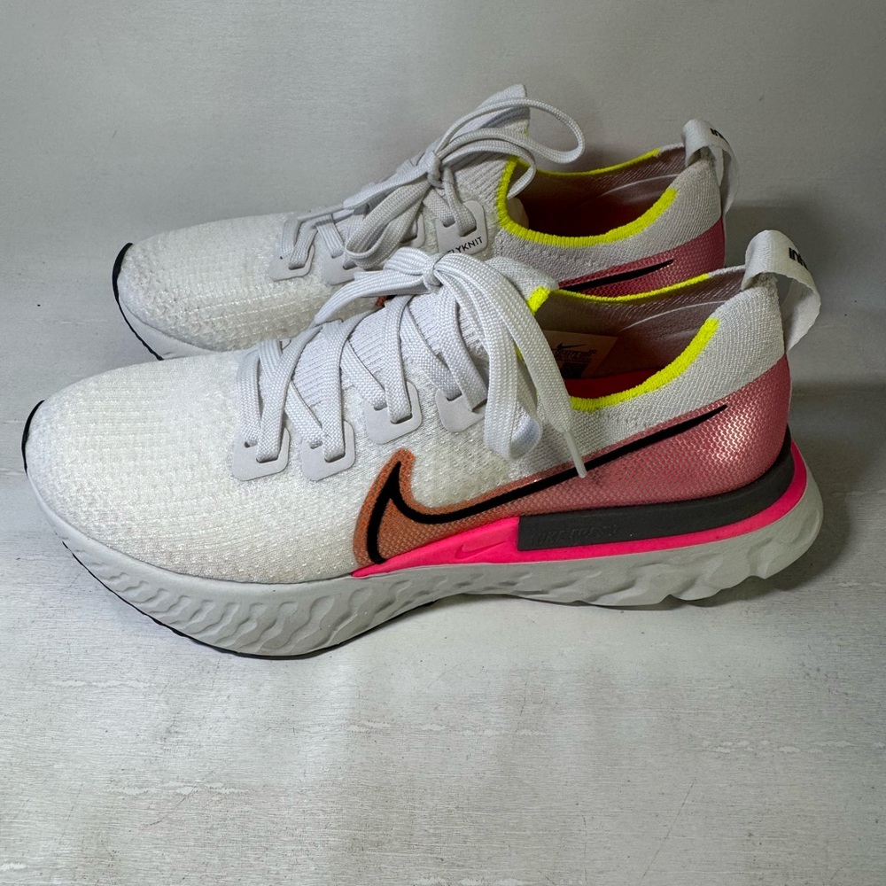 Nike Women's Infinity Run White and Pink Running Shoes SZ 8.5